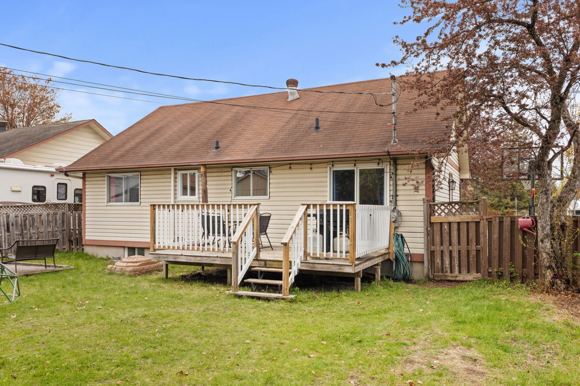 









75


Rue des Sables

,
Gatineau (Gatineau),




QC
J8P7C7


