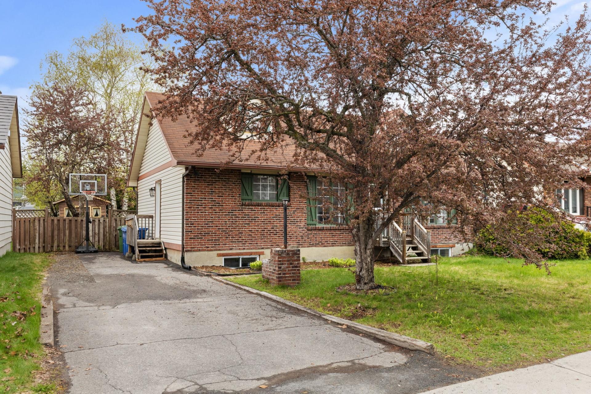 









75


Rue des Sables

,
Gatineau (Gatineau),




QC
J8P7C7

