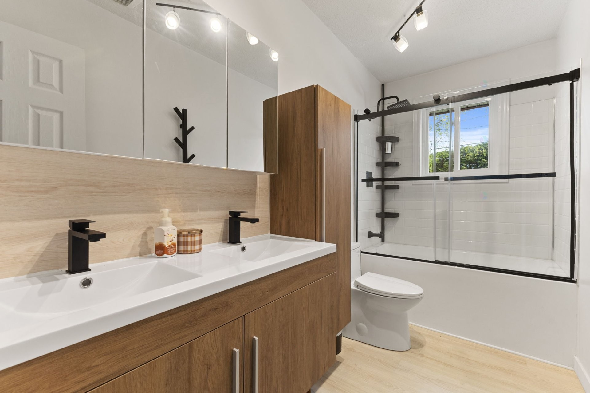 









75


Rue des Sables

,
Gatineau (Gatineau),




QC
J8P7C7

