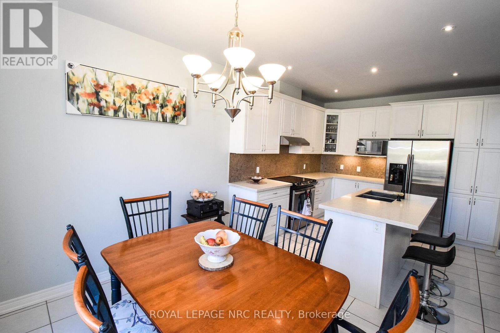 












4343 CHEMONDA STREET

,
Niagara Falls (Lyons Creek),




Ontario
L2G0E0

