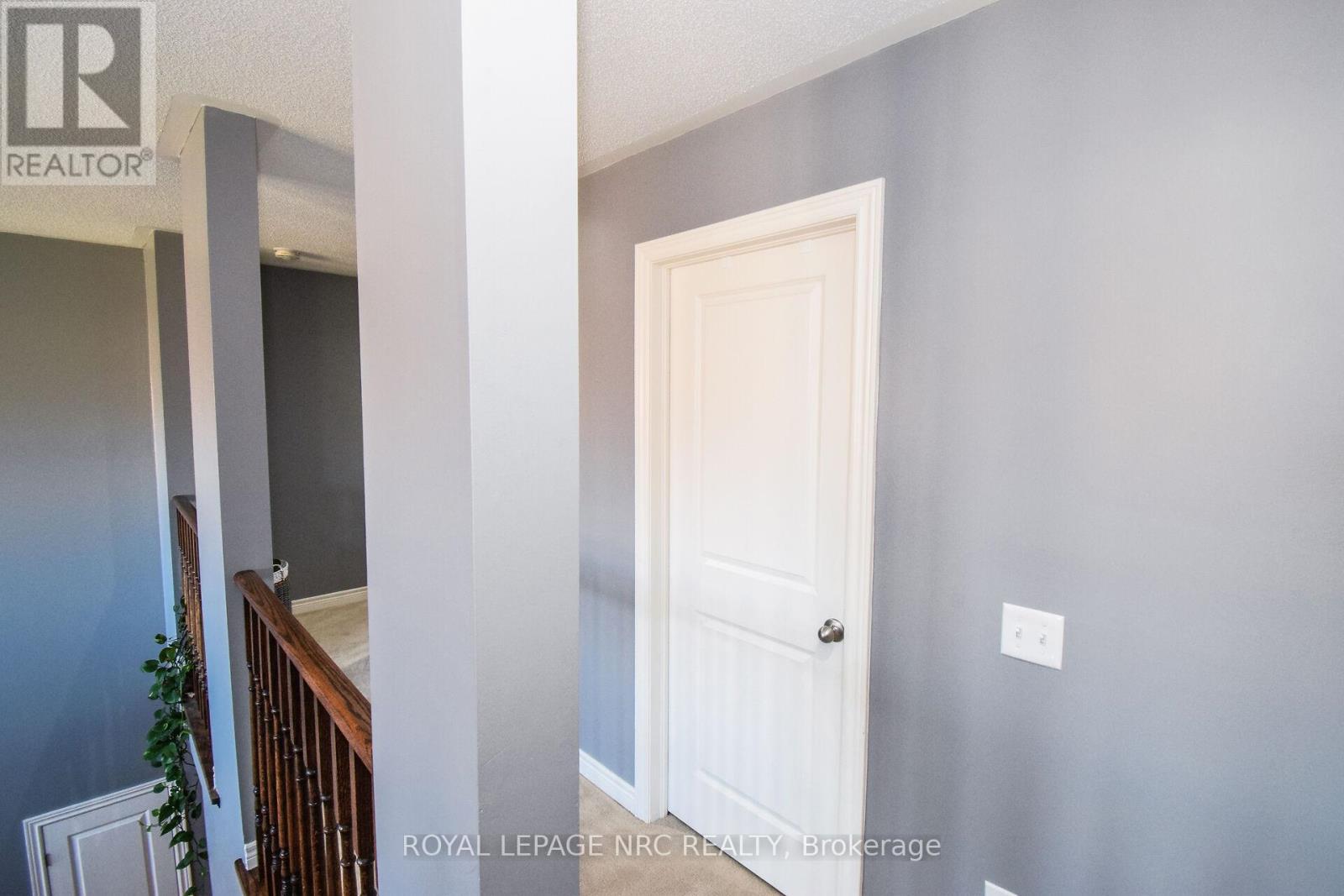 












4343 CHEMONDA STREET

,
Niagara Falls (Lyons Creek),




Ontario
L2G0E0


