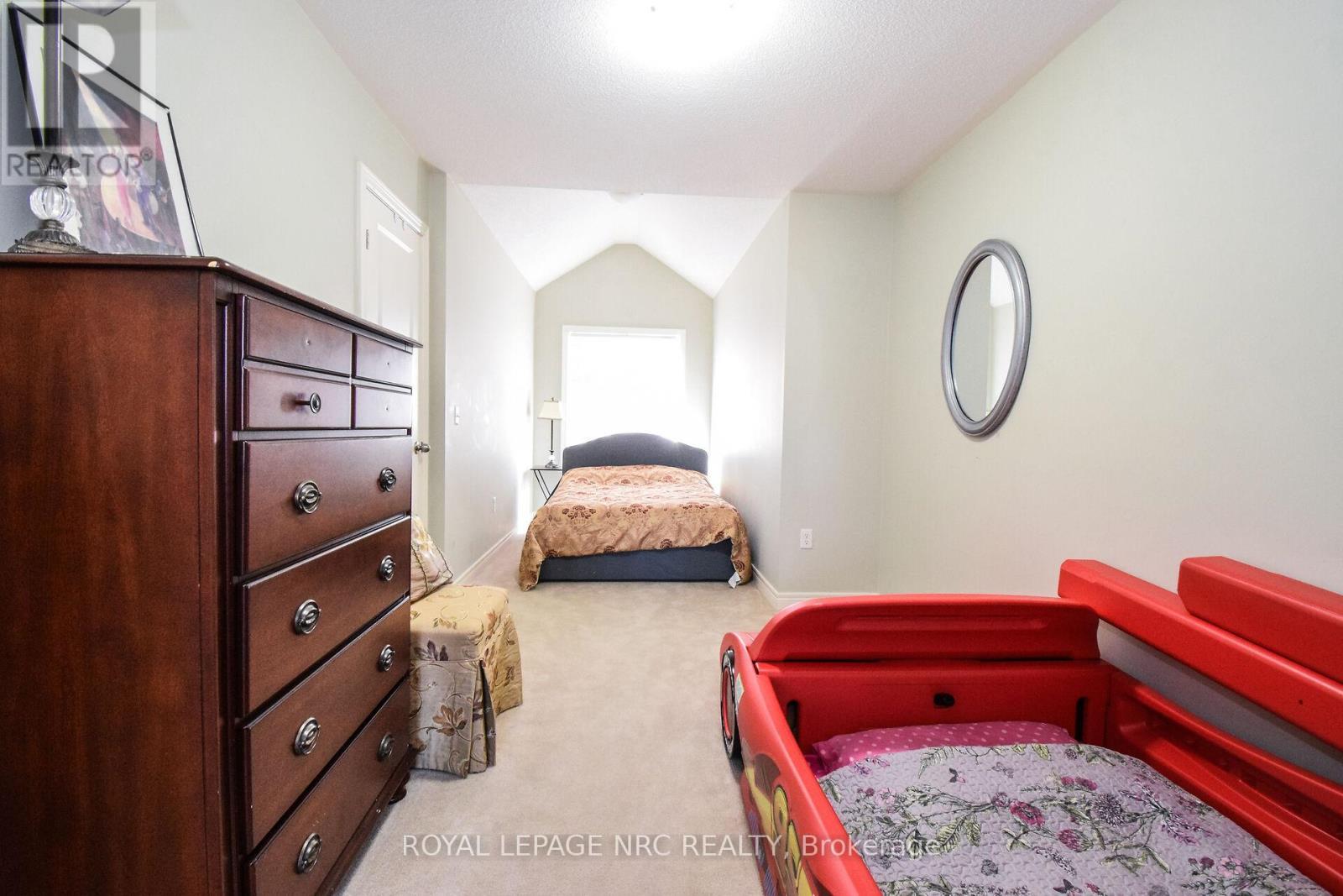 












4343 CHEMONDA STREET

,
Niagara Falls (Lyons Creek),




Ontario
L2G0E0

