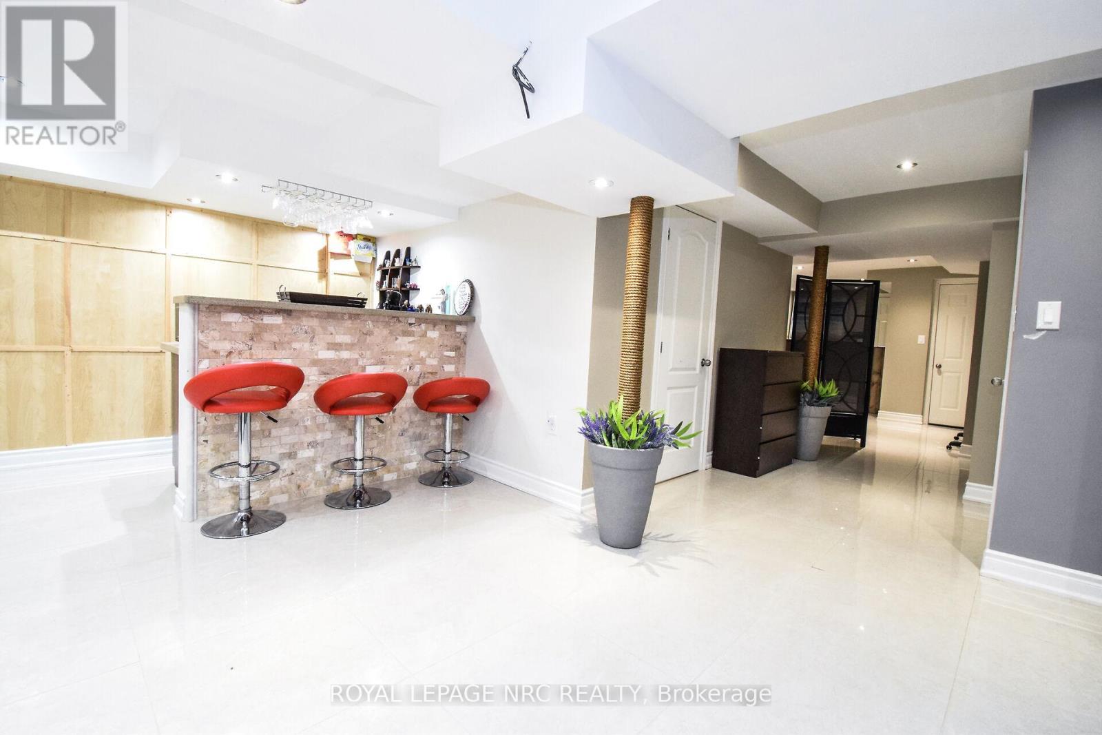 












4343 CHEMONDA STREET

,
Niagara Falls (Lyons Creek),




Ontario
L2G0E0

