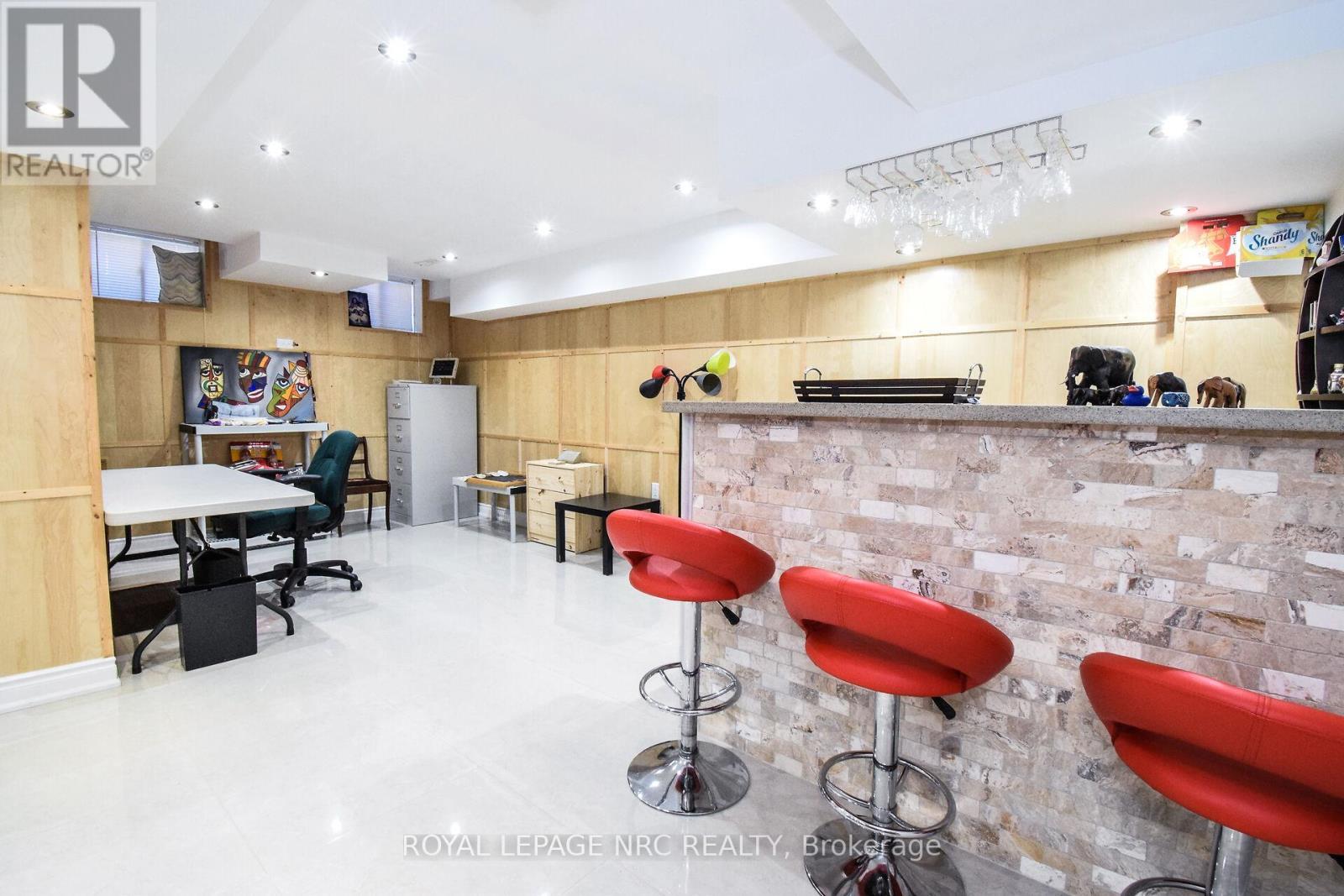 












4343 CHEMONDA STREET

,
Niagara Falls (Lyons Creek),




Ontario
L2G0E0

