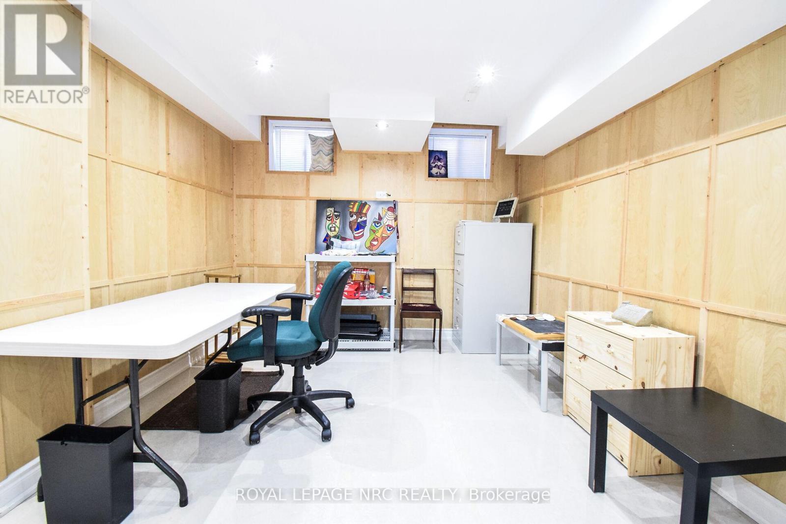 












4343 CHEMONDA STREET

,
Niagara Falls (Lyons Creek),




Ontario
L2G0E0

