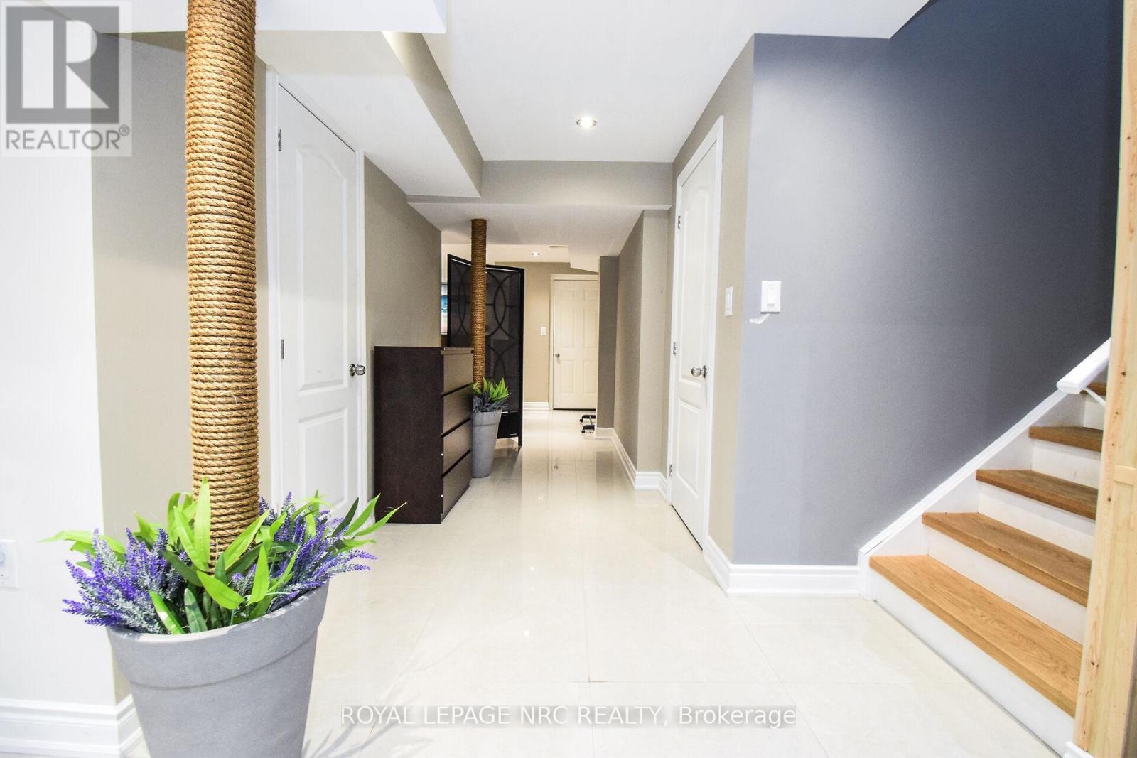 












4343 CHEMONDA STREET

,
Niagara Falls (Lyons Creek),




Ontario
L2G0E0

