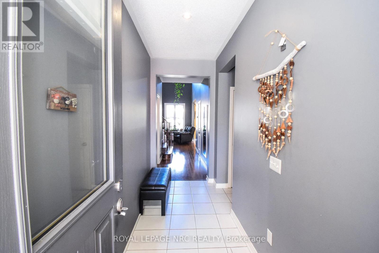 












4343 CHEMONDA STREET

,
Niagara Falls (Lyons Creek),




Ontario
L2G0E0

