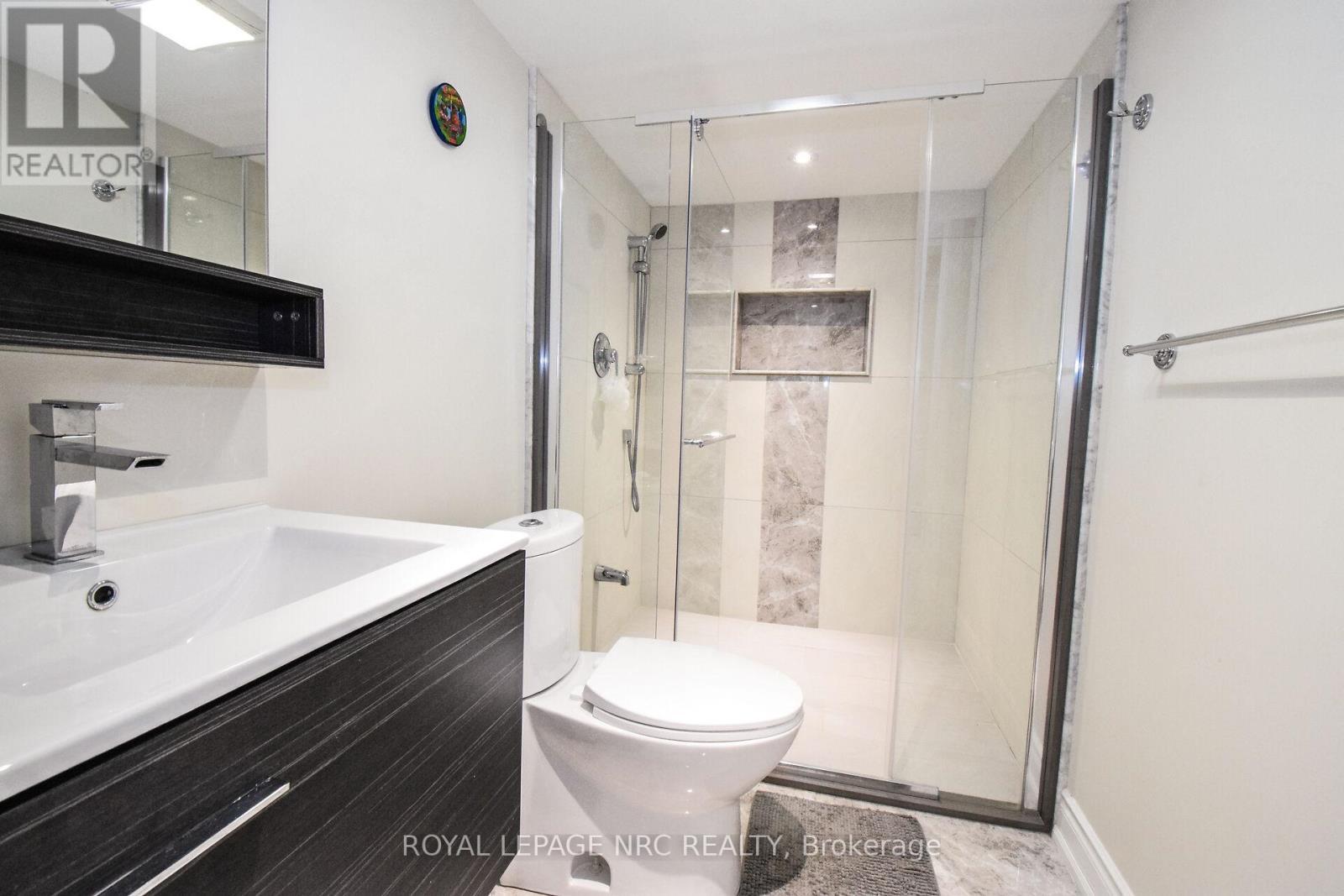 












4343 CHEMONDA STREET

,
Niagara Falls (Lyons Creek),




Ontario
L2G0E0

