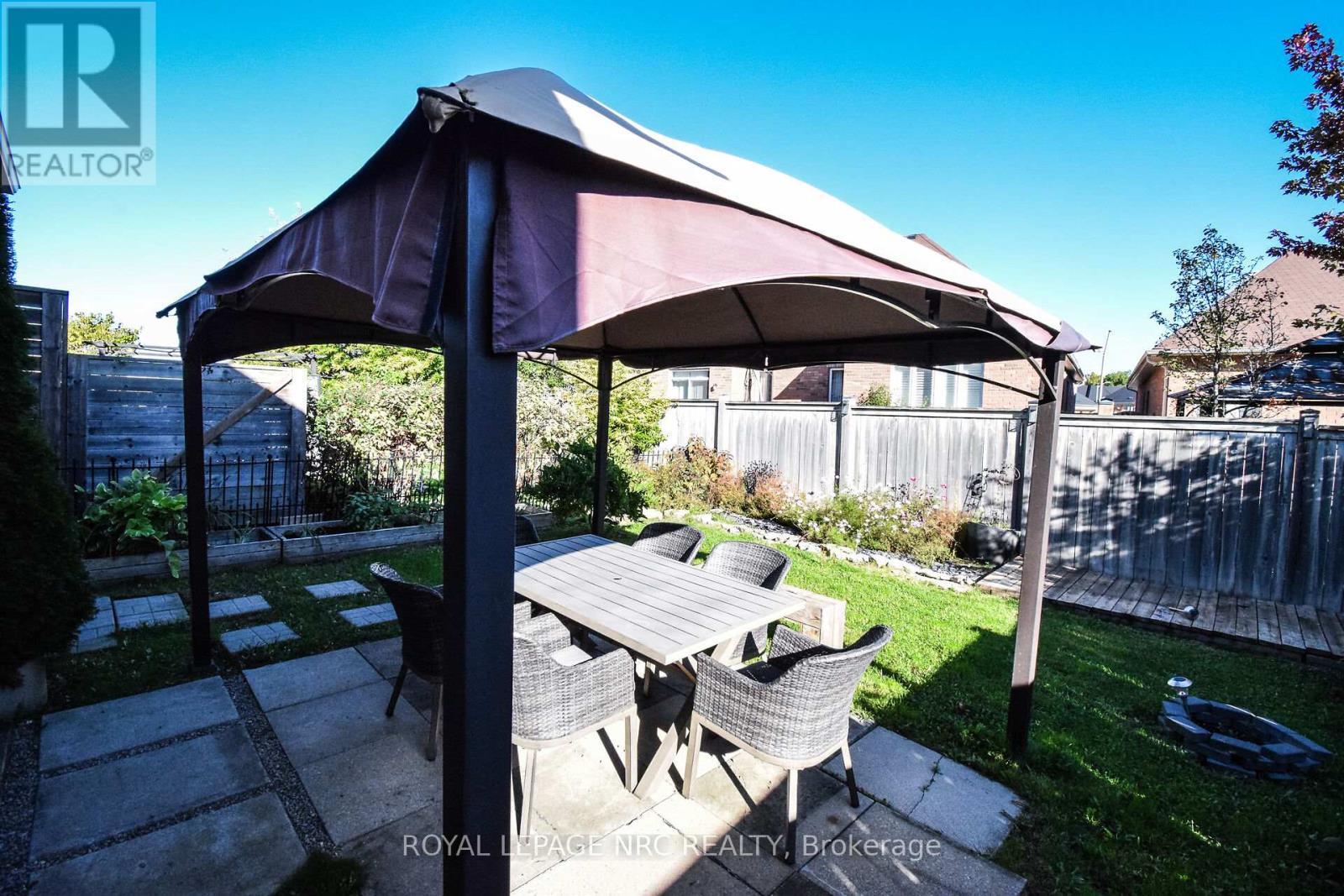 












4343 CHEMONDA STREET

,
Niagara Falls (Lyons Creek),




Ontario
L2G0E0

