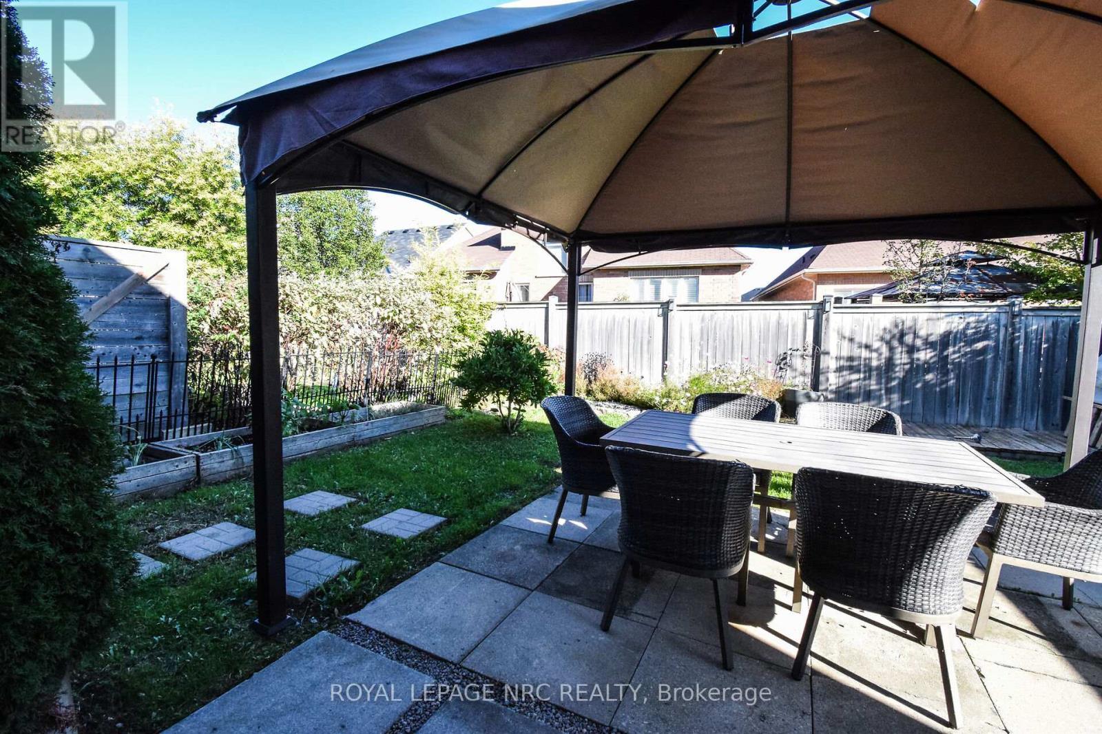 












4343 CHEMONDA STREET

,
Niagara Falls (Lyons Creek),




Ontario
L2G0E0

