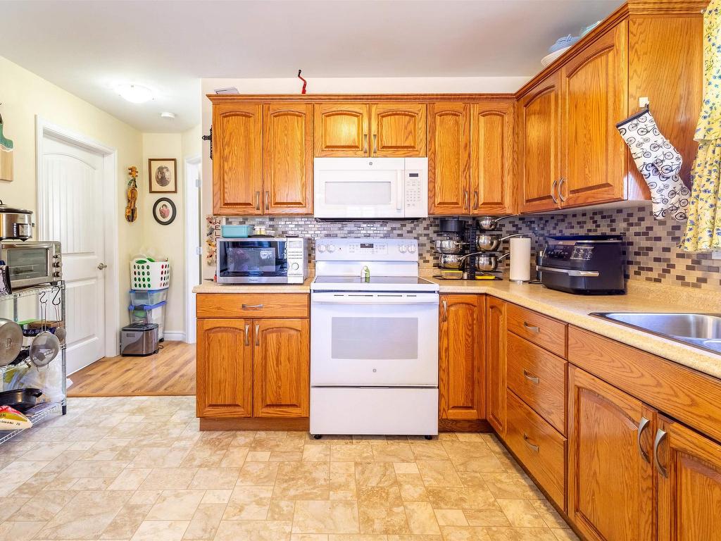 












28 George Street

,
North Sydney,




NS
B2A 1J3

