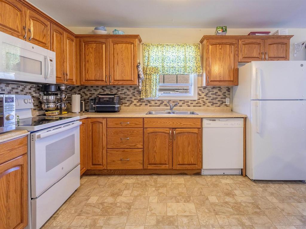 












28 George Street

,
North Sydney,




NS
B2A 1J3


