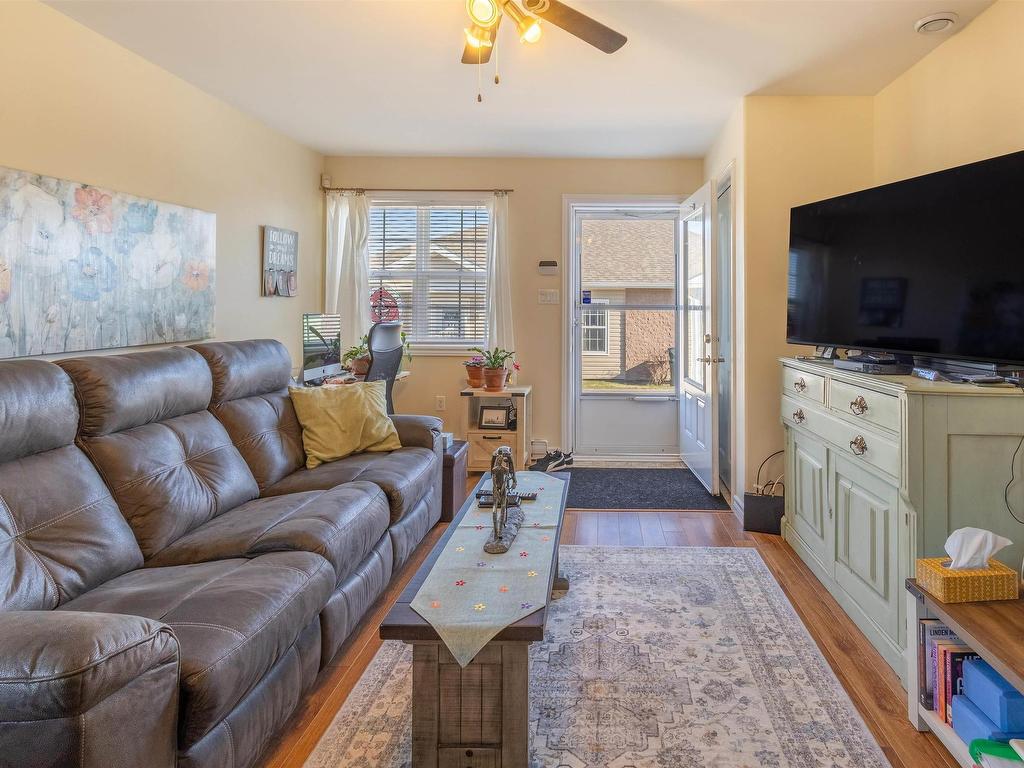 












28 George Street

,
North Sydney,




NS
B2A 1J3

