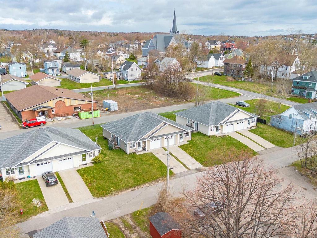 












28 George Street

,
North Sydney,




NS
B2A 1J3

