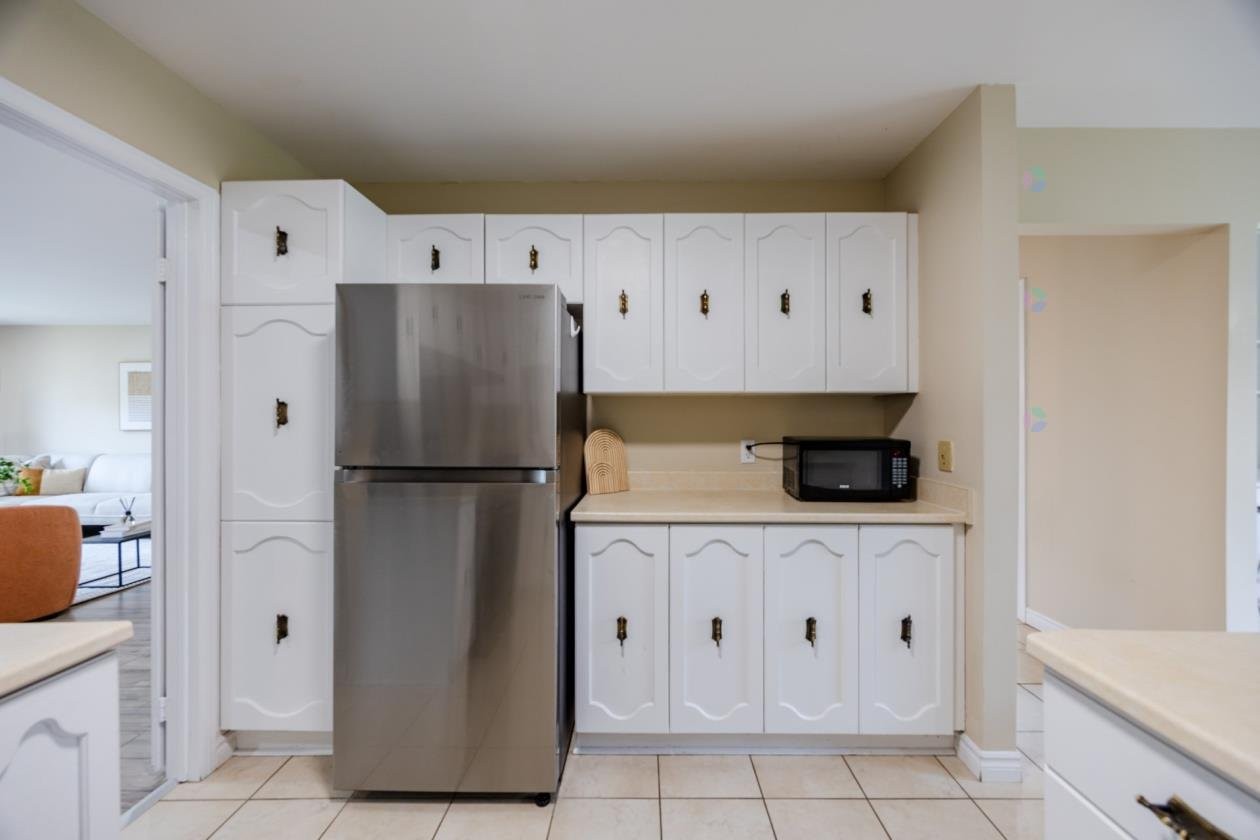 









555Z


Montrose Drive

, 29,
Beaconsfield,




QC
H9W6B4

