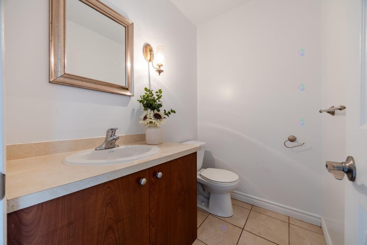 









555Z


Montrose Drive

, 29,
Beaconsfield,




QC
H9W6B4

