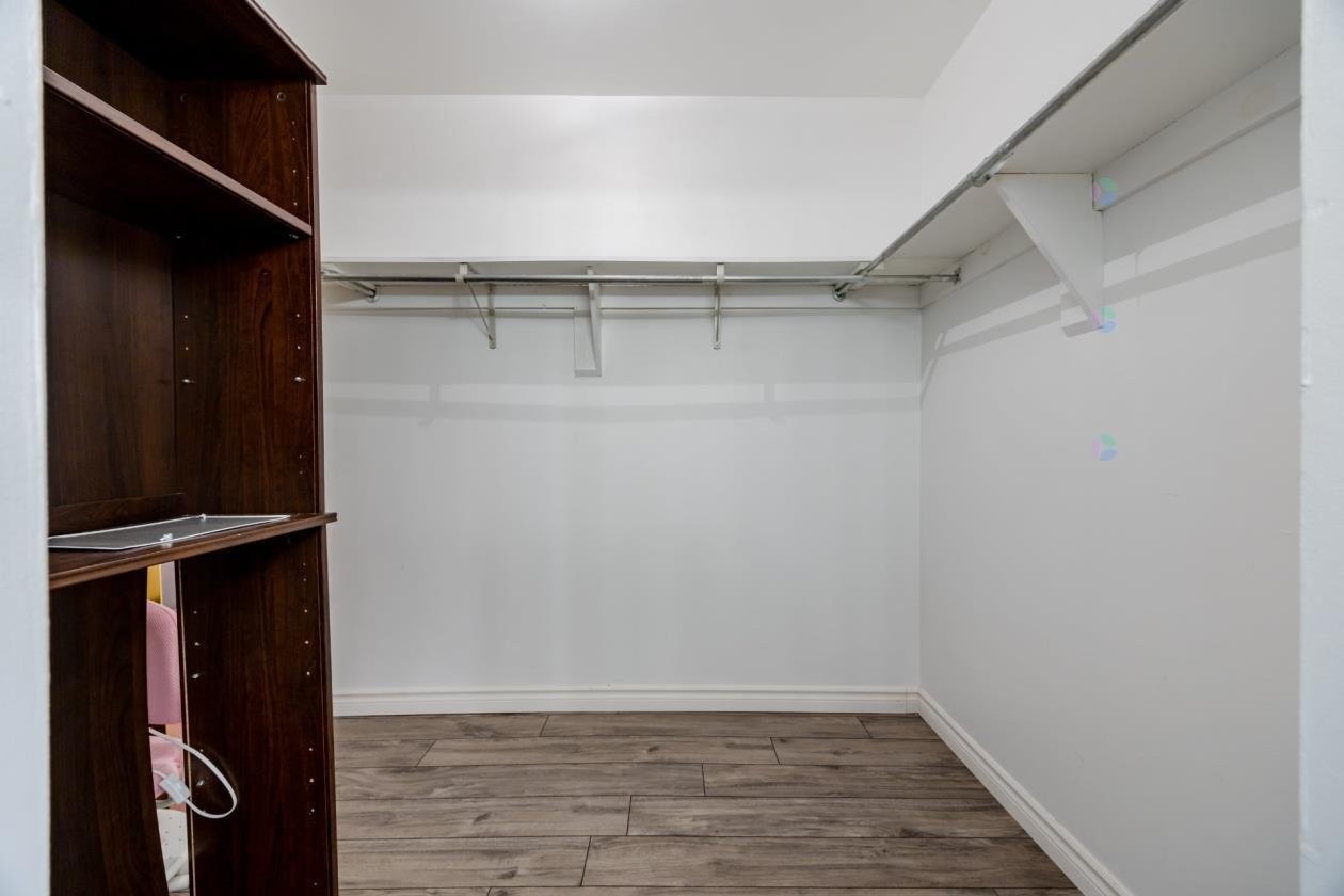 









555Z


Montrose Drive

, 29,
Beaconsfield,




QC
H9W6B4

