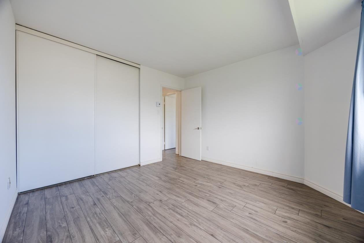 









555Z


Montrose Drive

, 29,
Beaconsfield,




QC
H9W6B4

