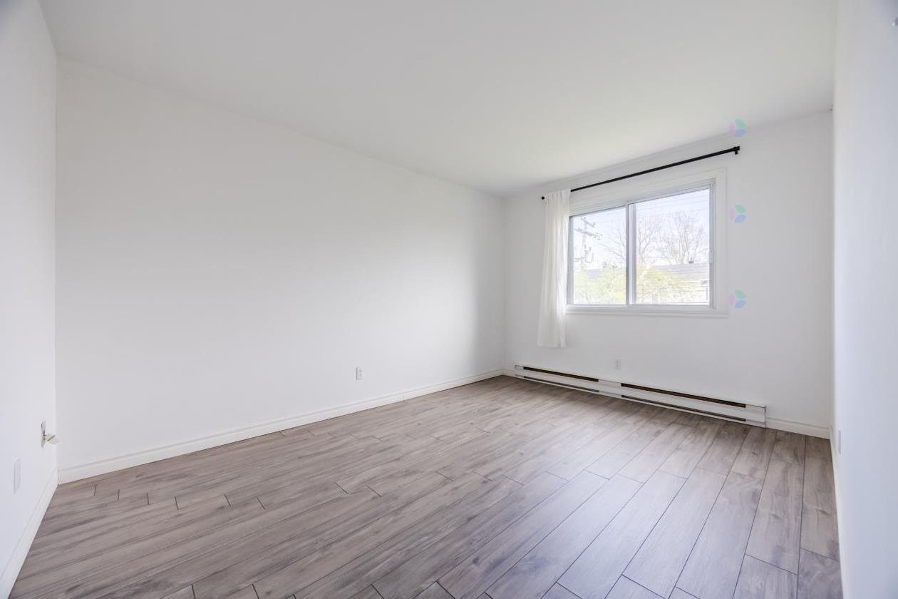 









555Z


Montrose Drive

, 29,
Beaconsfield,




QC
H9W6B4

