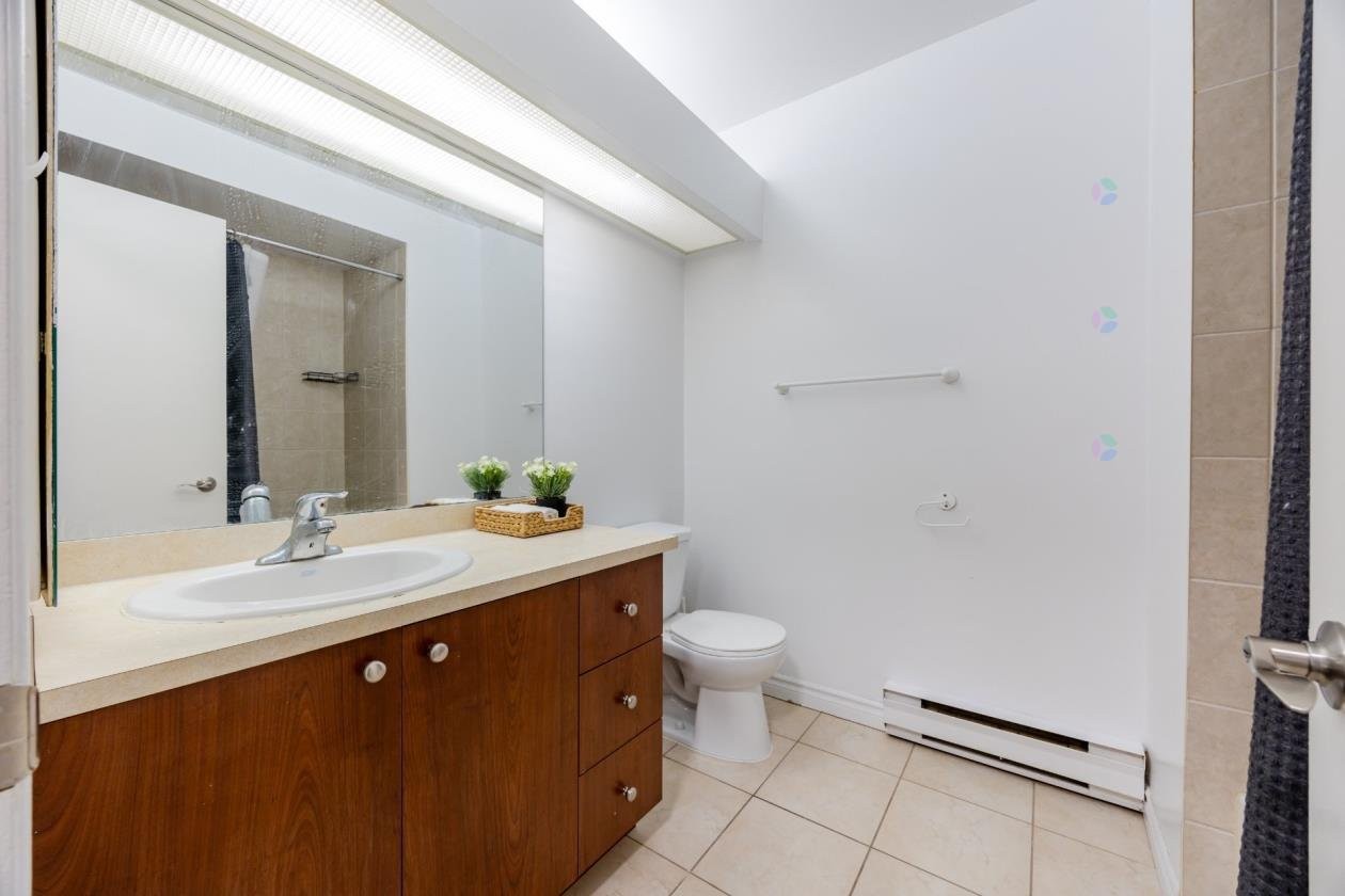 









555Z


Montrose Drive

, 29,
Beaconsfield,




QC
H9W6B4


