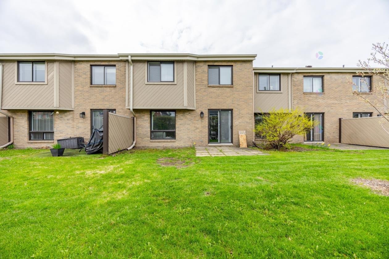 









555Z


Montrose Drive

, 29,
Beaconsfield,




QC
H9W6B4

