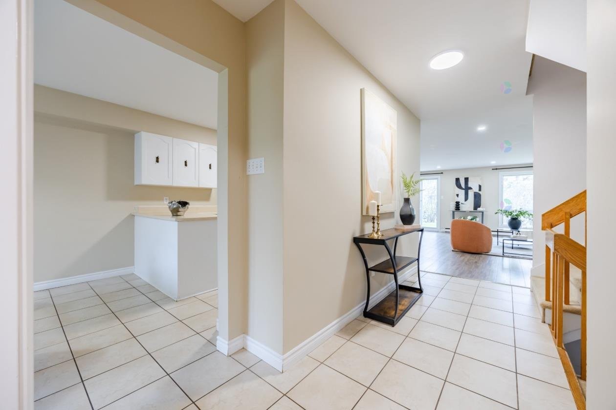 









555Z


Montrose Drive

, 29,
Beaconsfield,




QC
H9W6B4


