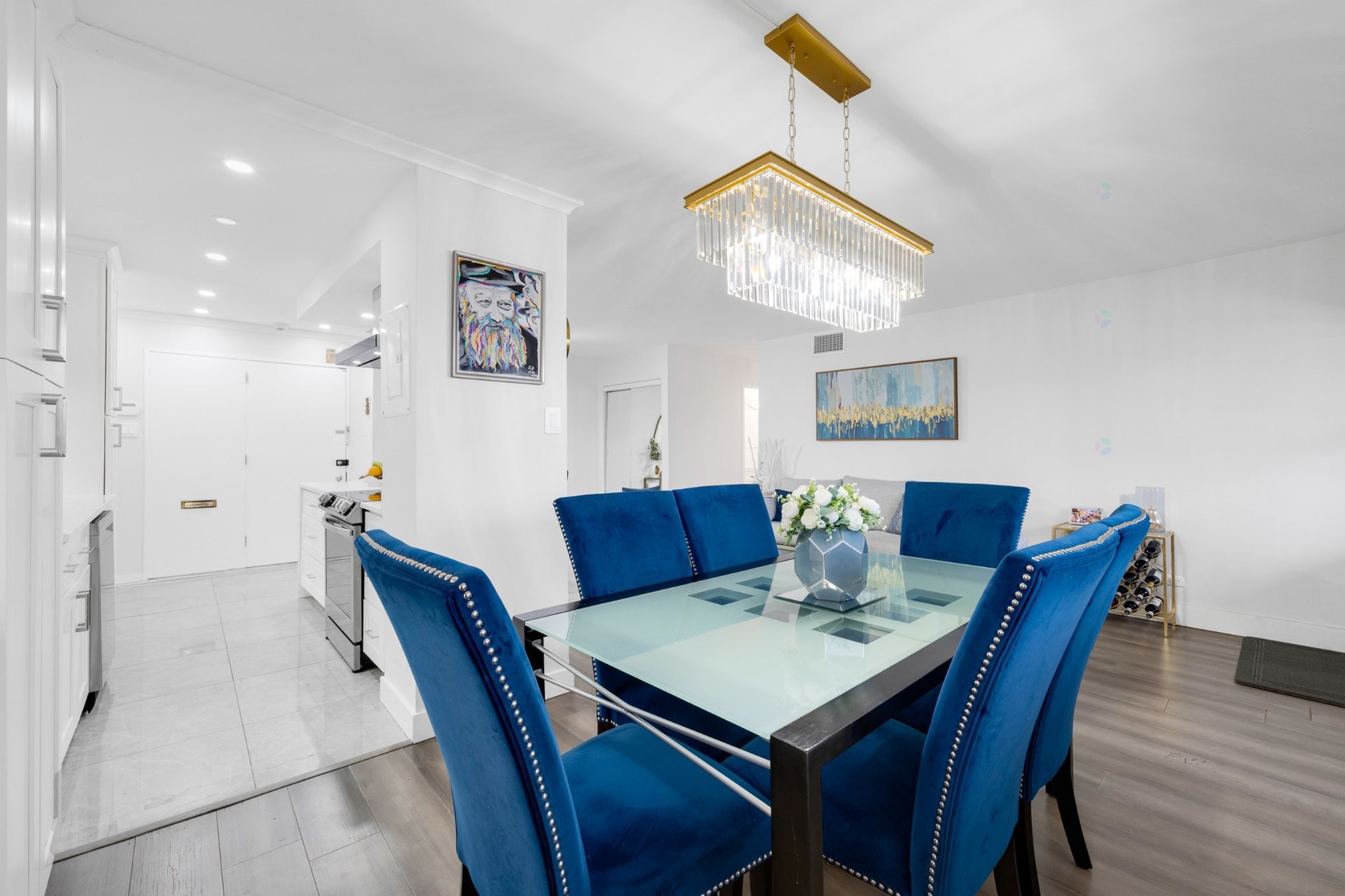 









5700


Boul. Cavendish

, 208,
Côte-Saint-Luc,




QC
H4W1S8

