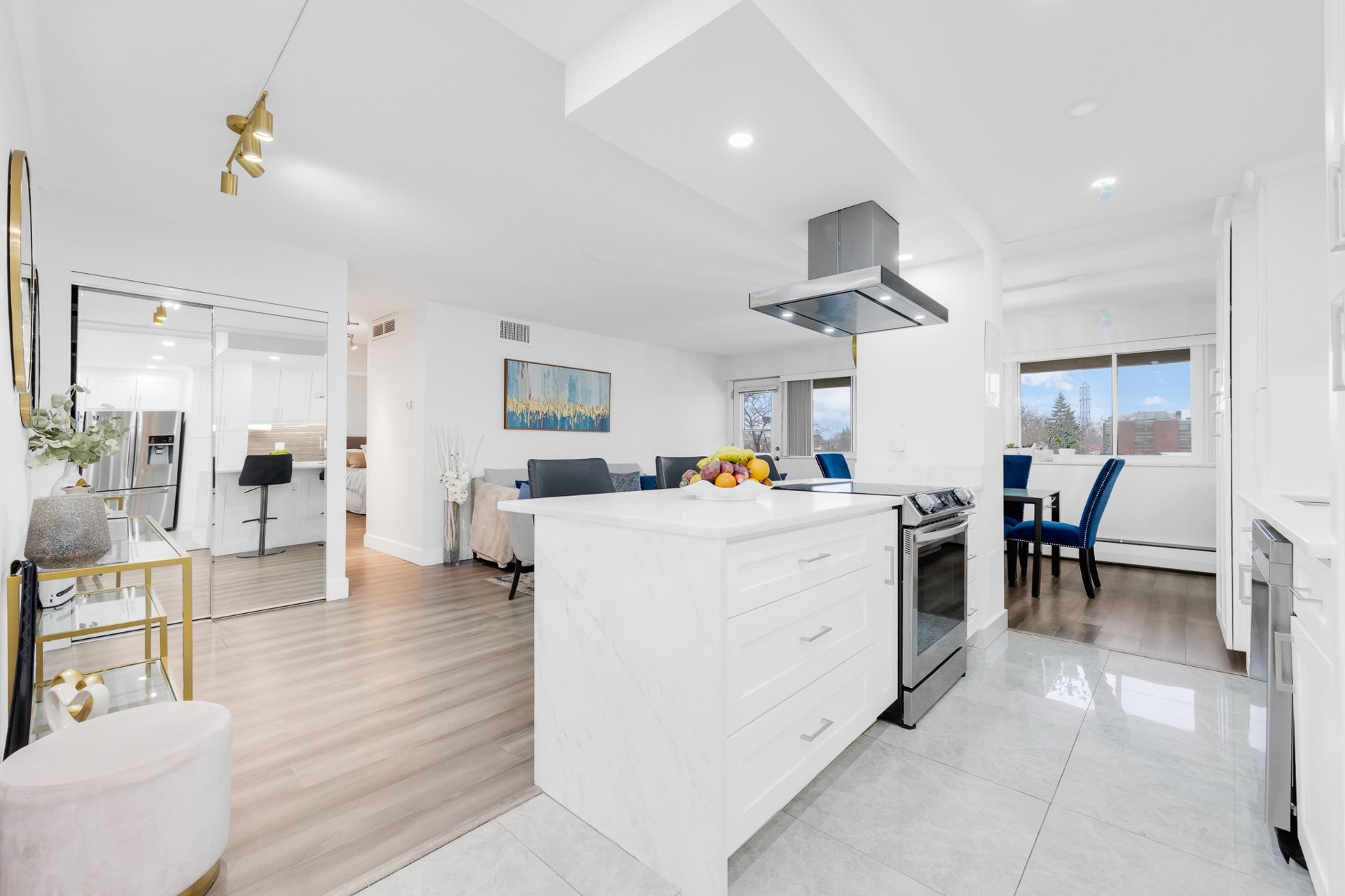 









5700


Boul. Cavendish

, 208,
Côte-Saint-Luc,




QC
H4W1S8

