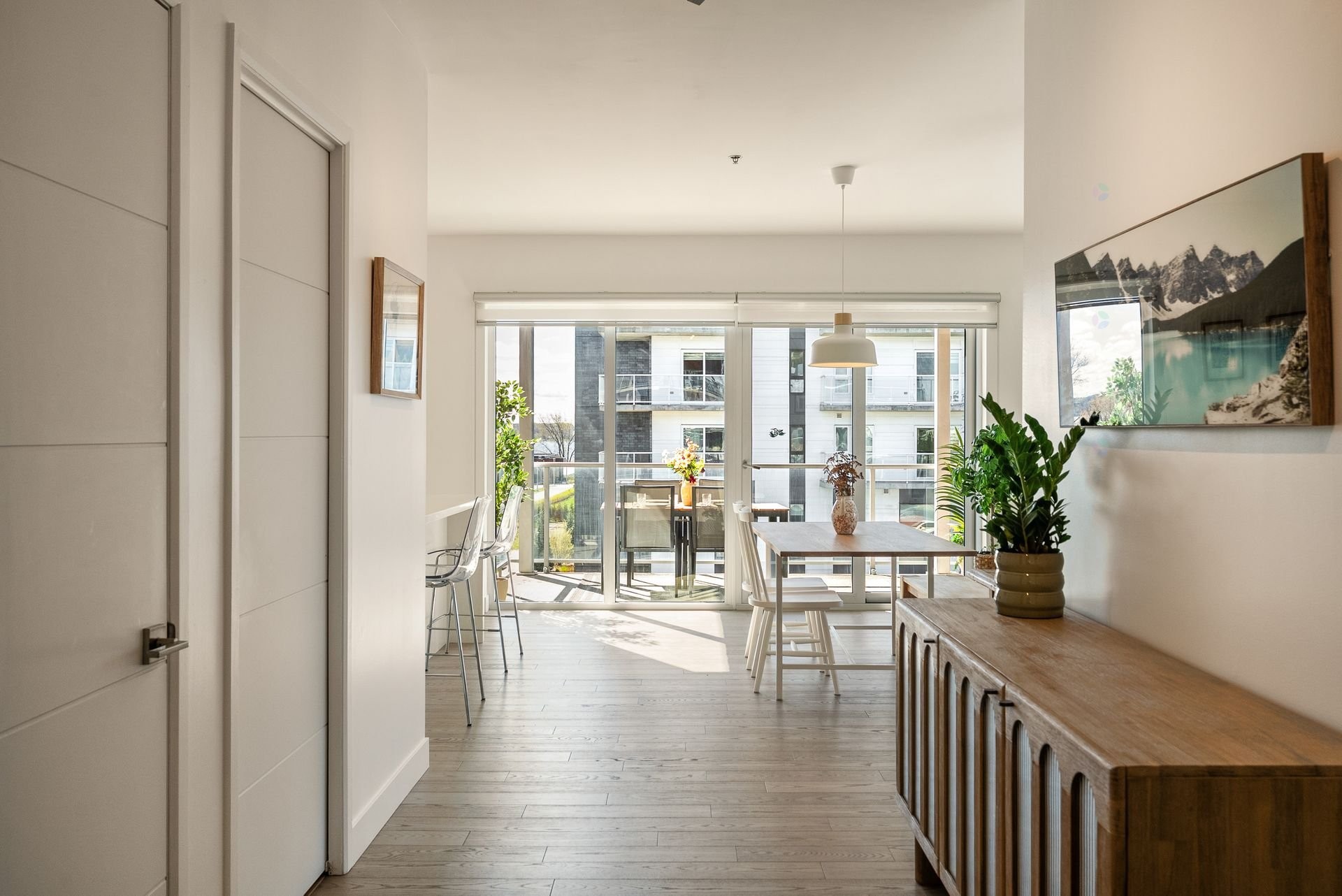 









1100


Av. des Draveurs

, 302,
Trois-Rivières,




QC
G9A0C6

