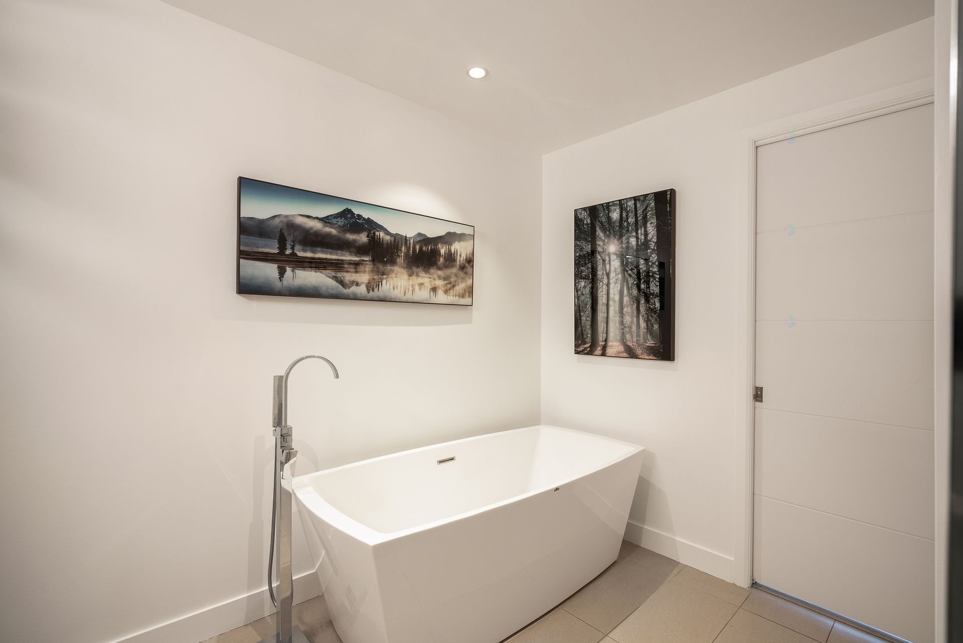 









1100


Av. des Draveurs

, 302,
Trois-Rivières,




QC
G9A0C6

