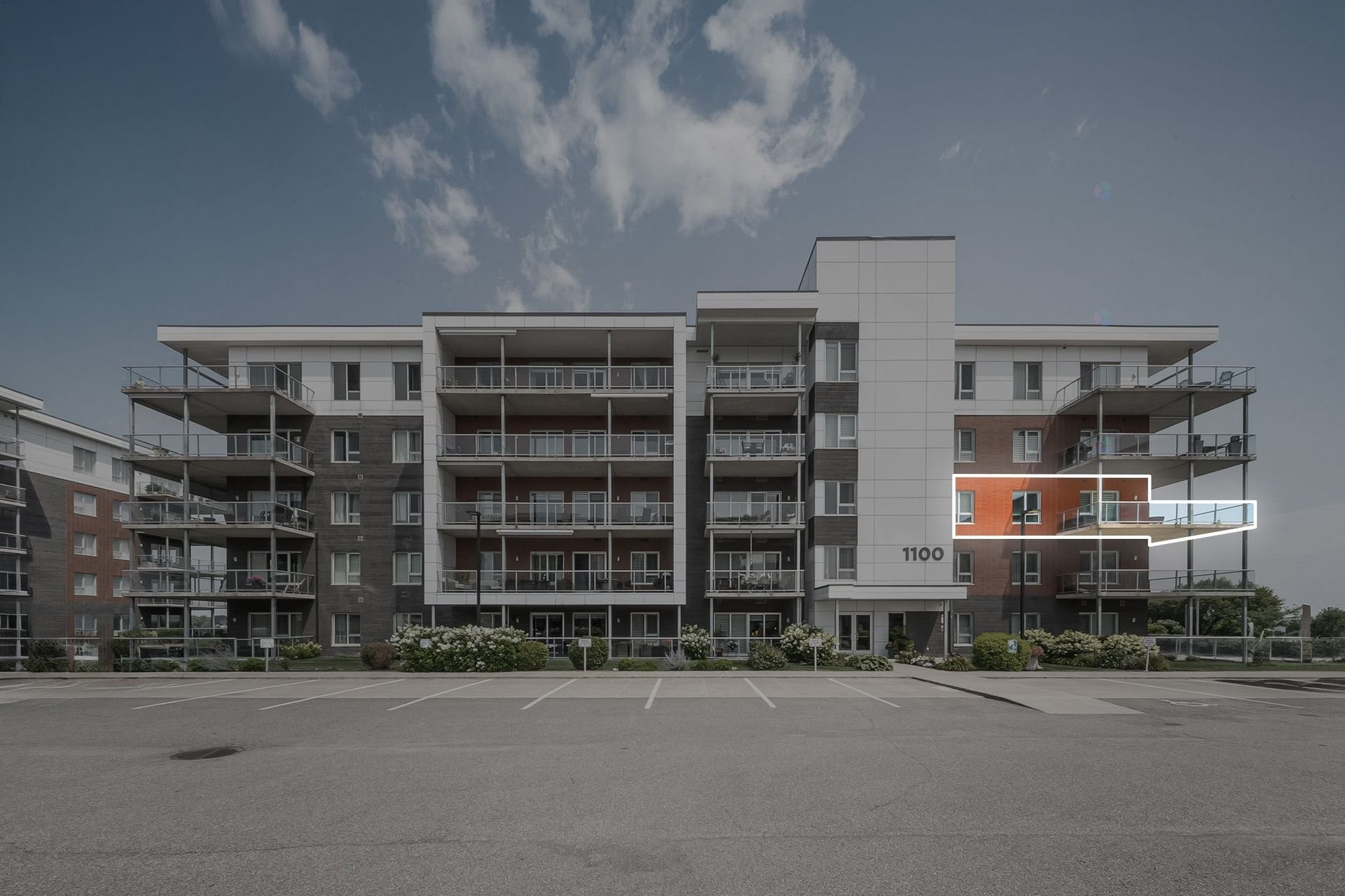









1100


Av. des Draveurs

, 302,
Trois-Rivières,




QC
G9A0C6

