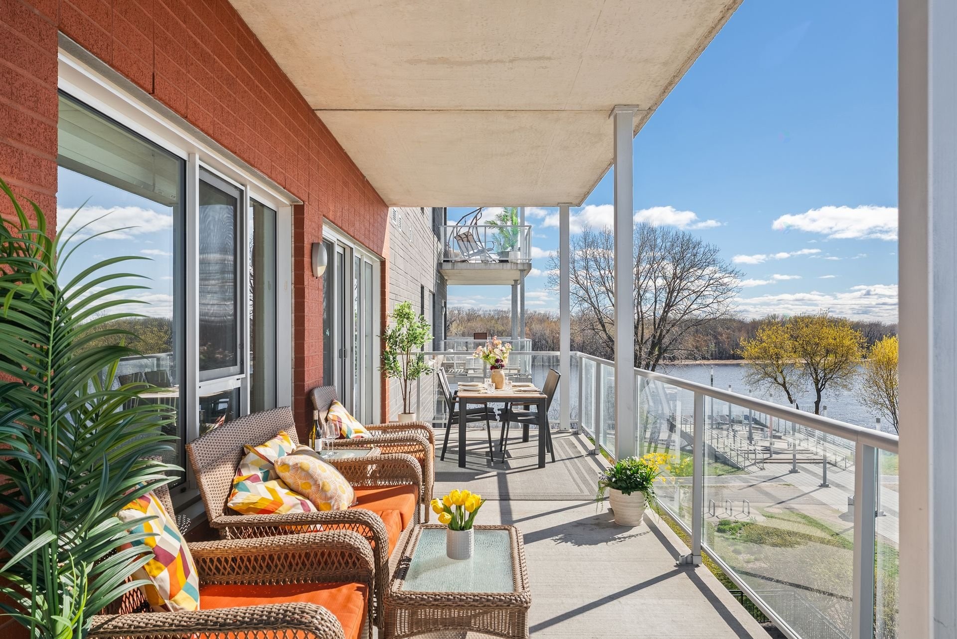









1100


Av. des Draveurs

, 302,
Trois-Rivières,




QC
G9A0C6

