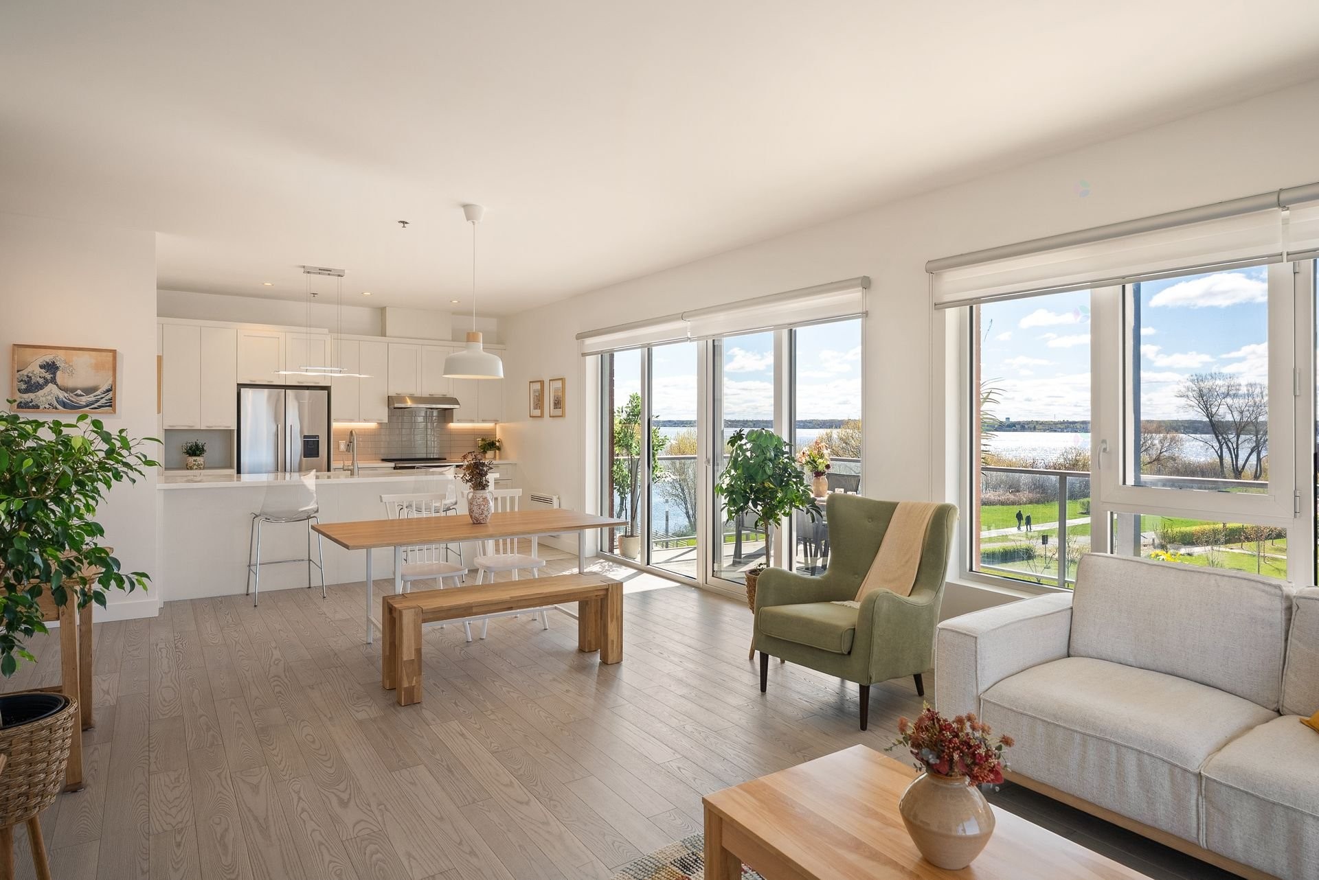 









1100


Av. des Draveurs

, 302,
Trois-Rivières,




QC
G9A0C6

