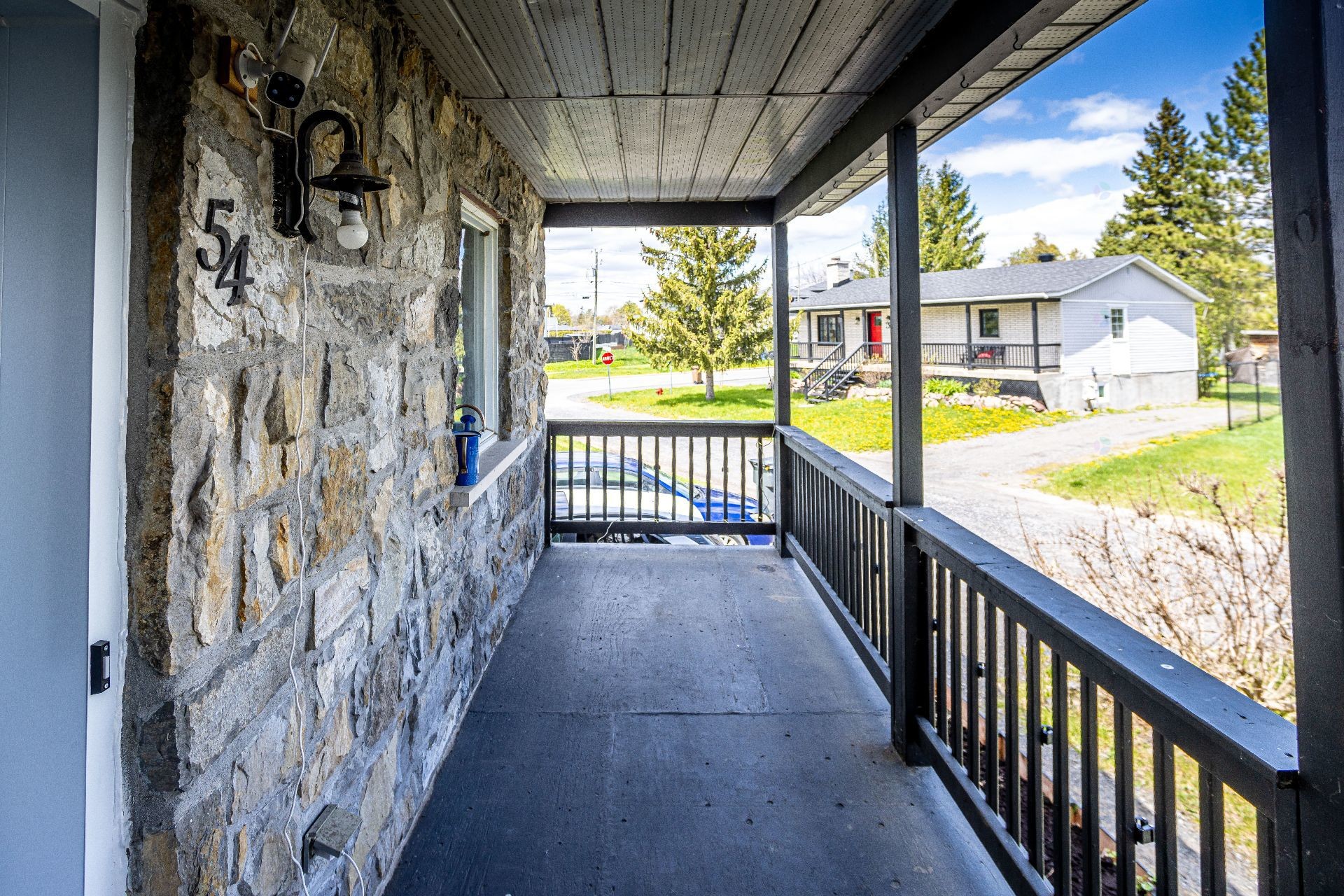 









54


Place Terrasse-Boucher

,
Pincourt,




QC
J7W4K3

