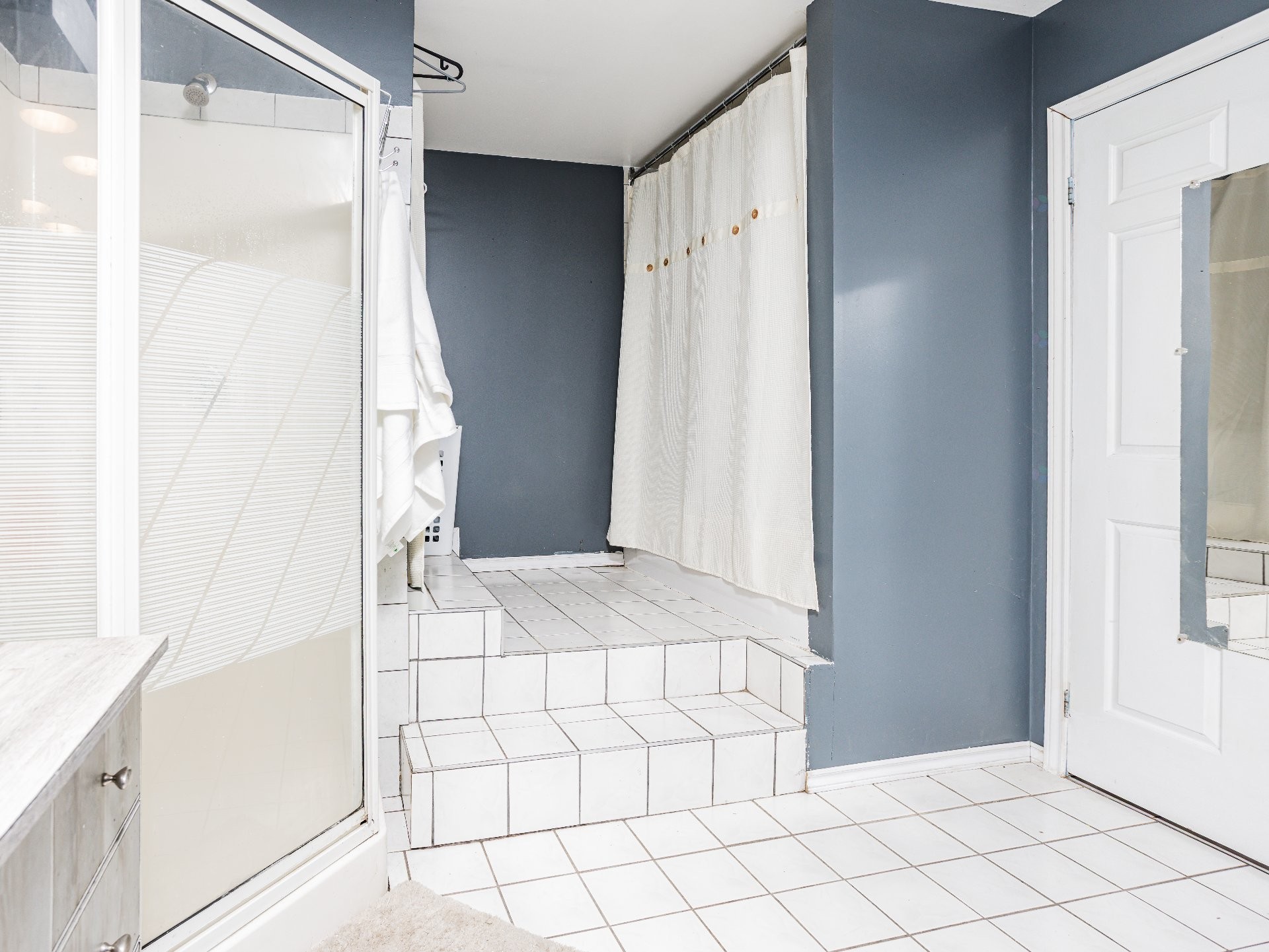 









54


Place Terrasse-Boucher

,
Pincourt,




QC
J7W4K3

