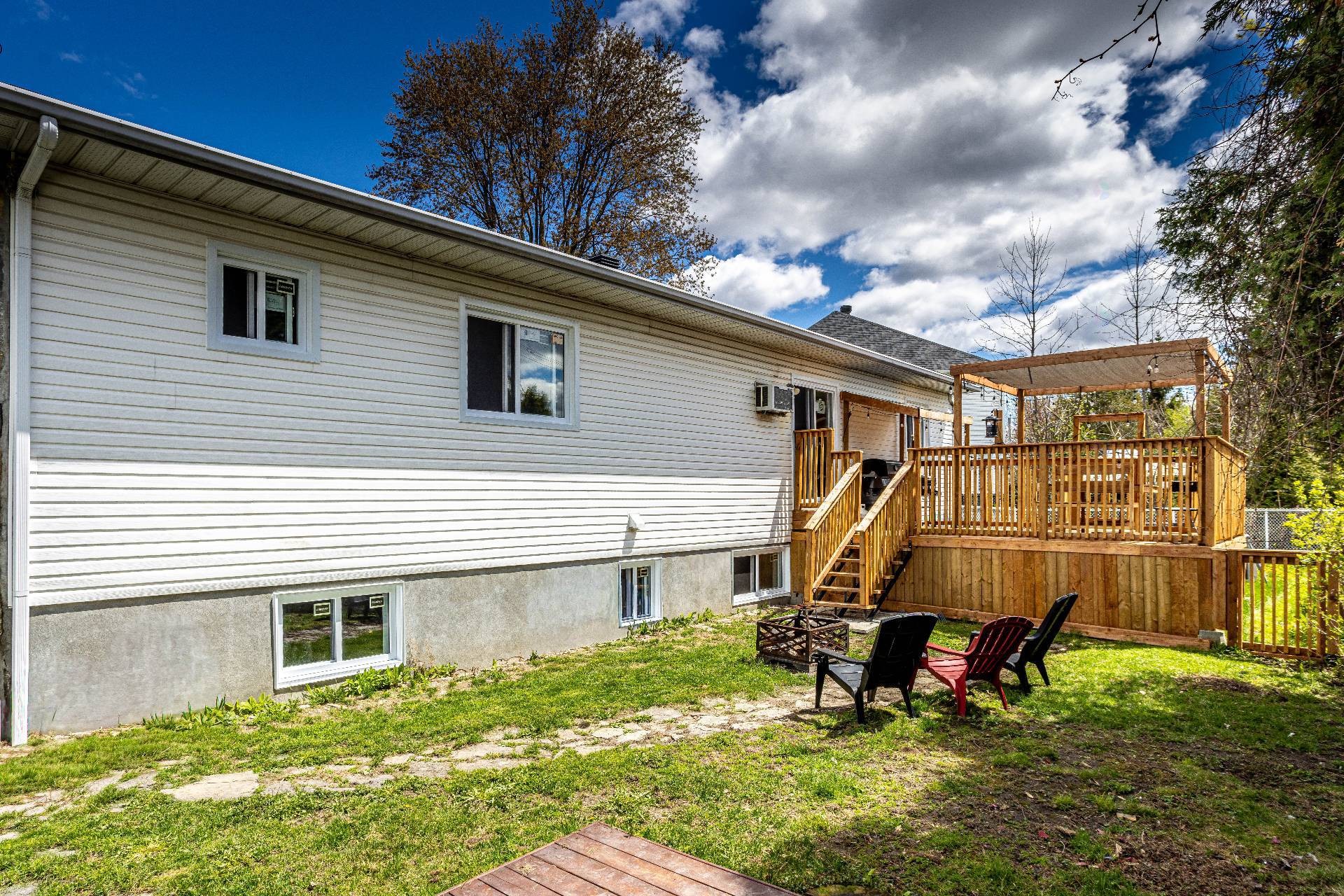 









54


Place Terrasse-Boucher

,
Pincourt,




QC
J7W4K3

