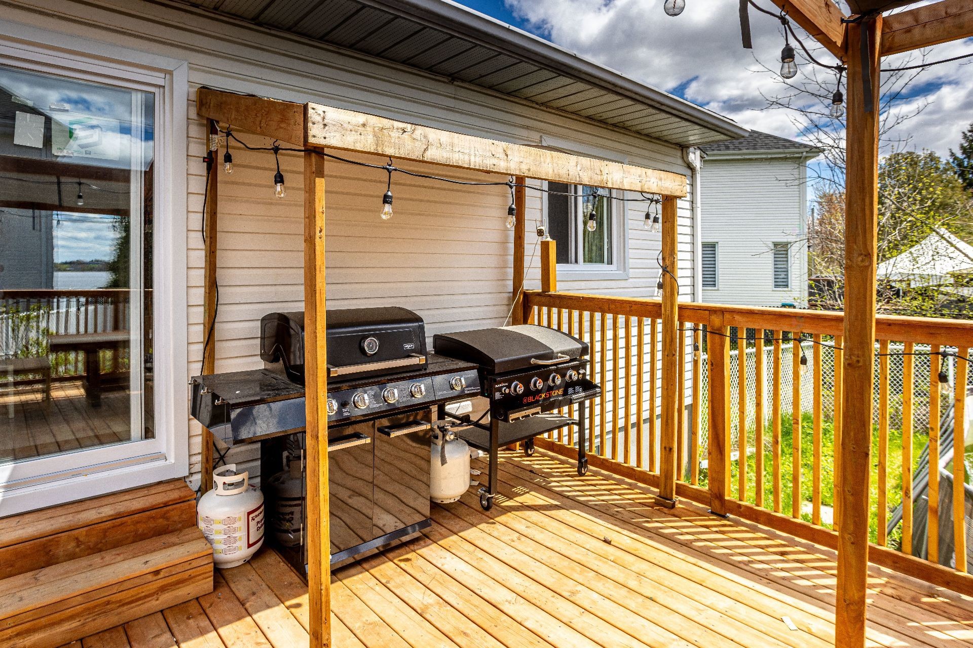 









54


Place Terrasse-Boucher

,
Pincourt,




QC
J7W4K3

