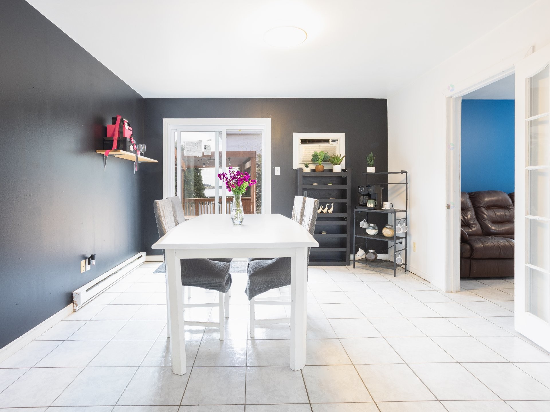 









54


Place Terrasse-Boucher

,
Pincourt,




QC
J7W4K3

