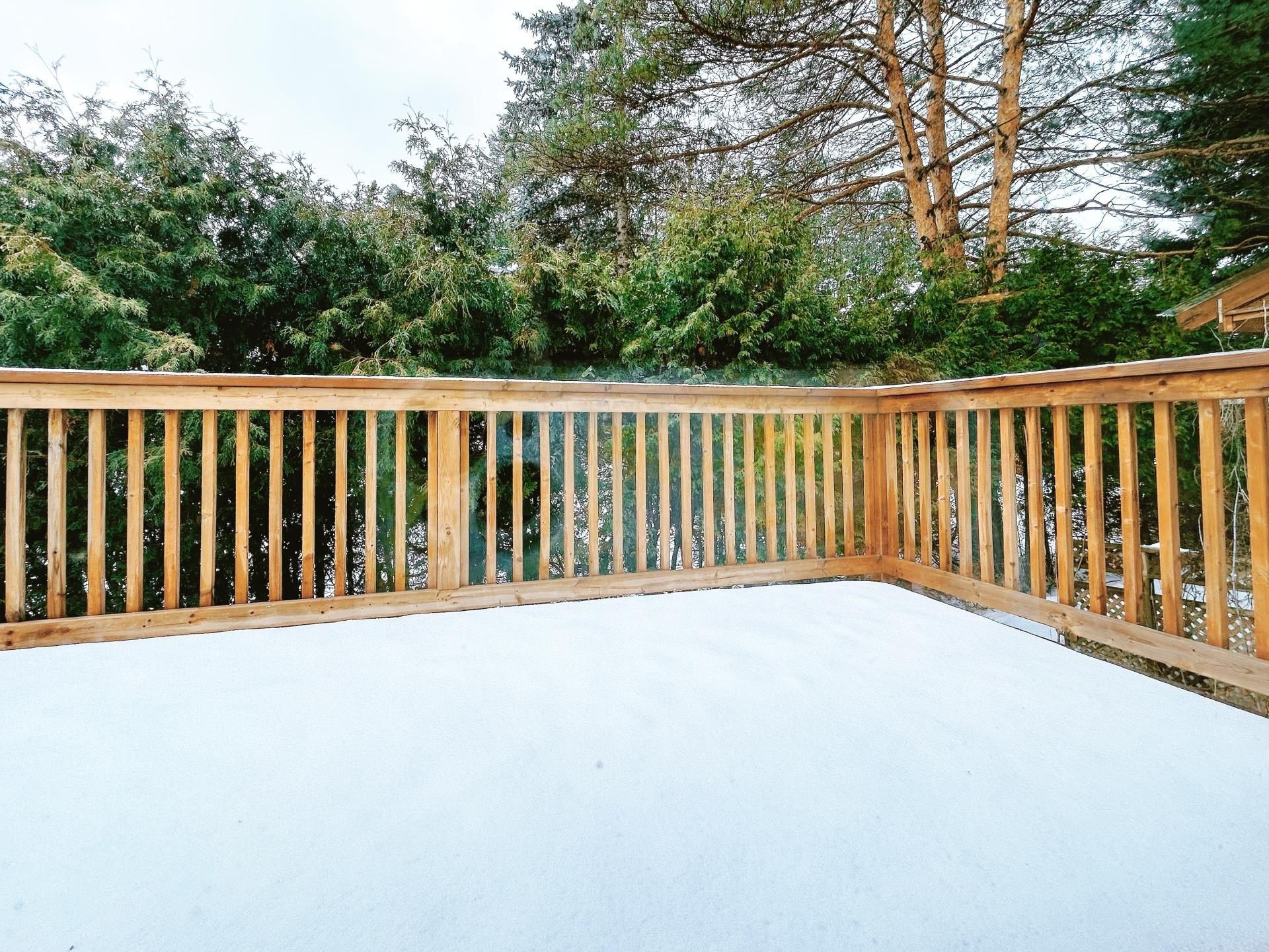 









58A


Av. du Havre-des-Neiges

,
Saint-Sauveur,




QC
J0R1R4

