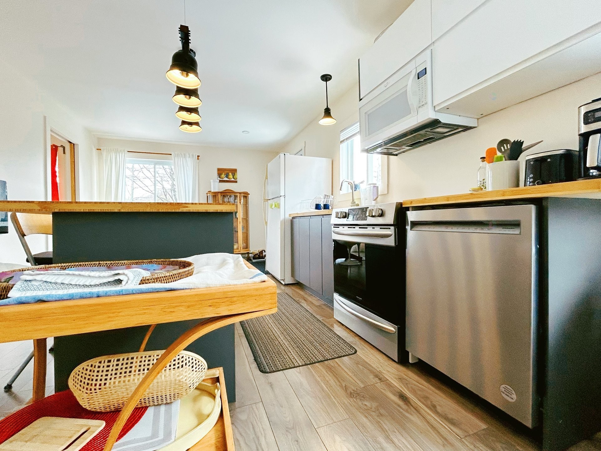 









58A


Av. du Havre-des-Neiges

,
Saint-Sauveur,




QC
J0R1R4

