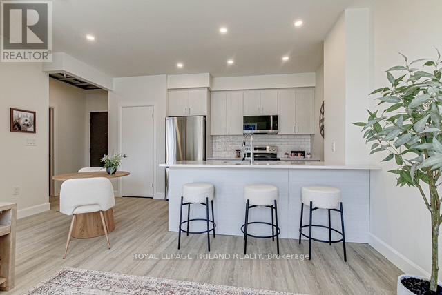 












106 - 75 WALNUT STREET

,
St. Thomas,




Ontario
N5R2Y7

