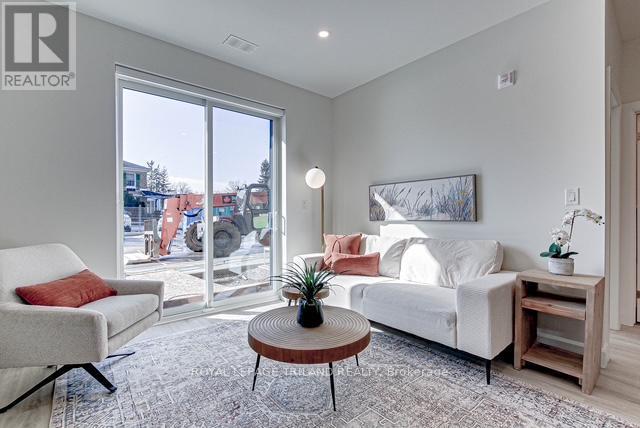 












106 - 75 WALNUT STREET

,
St. Thomas,




Ontario
N5R2Y7

