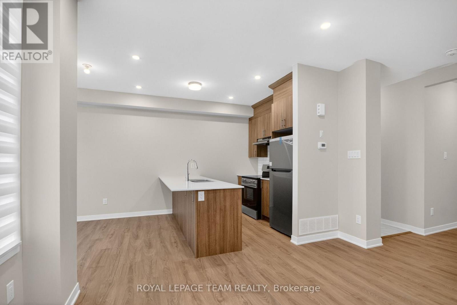 












297 LES EMMERSON DRIVE

,
Ottawa,




Ontario
K2J7L6

