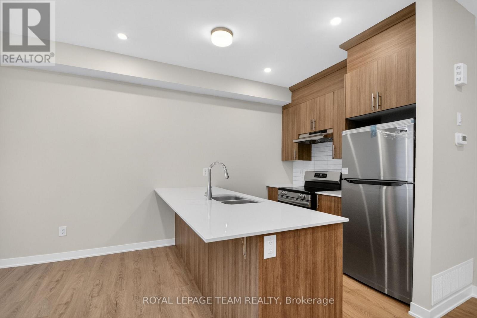 












297 LES EMMERSON DRIVE

,
Ottawa,




Ontario
K2J7L6

