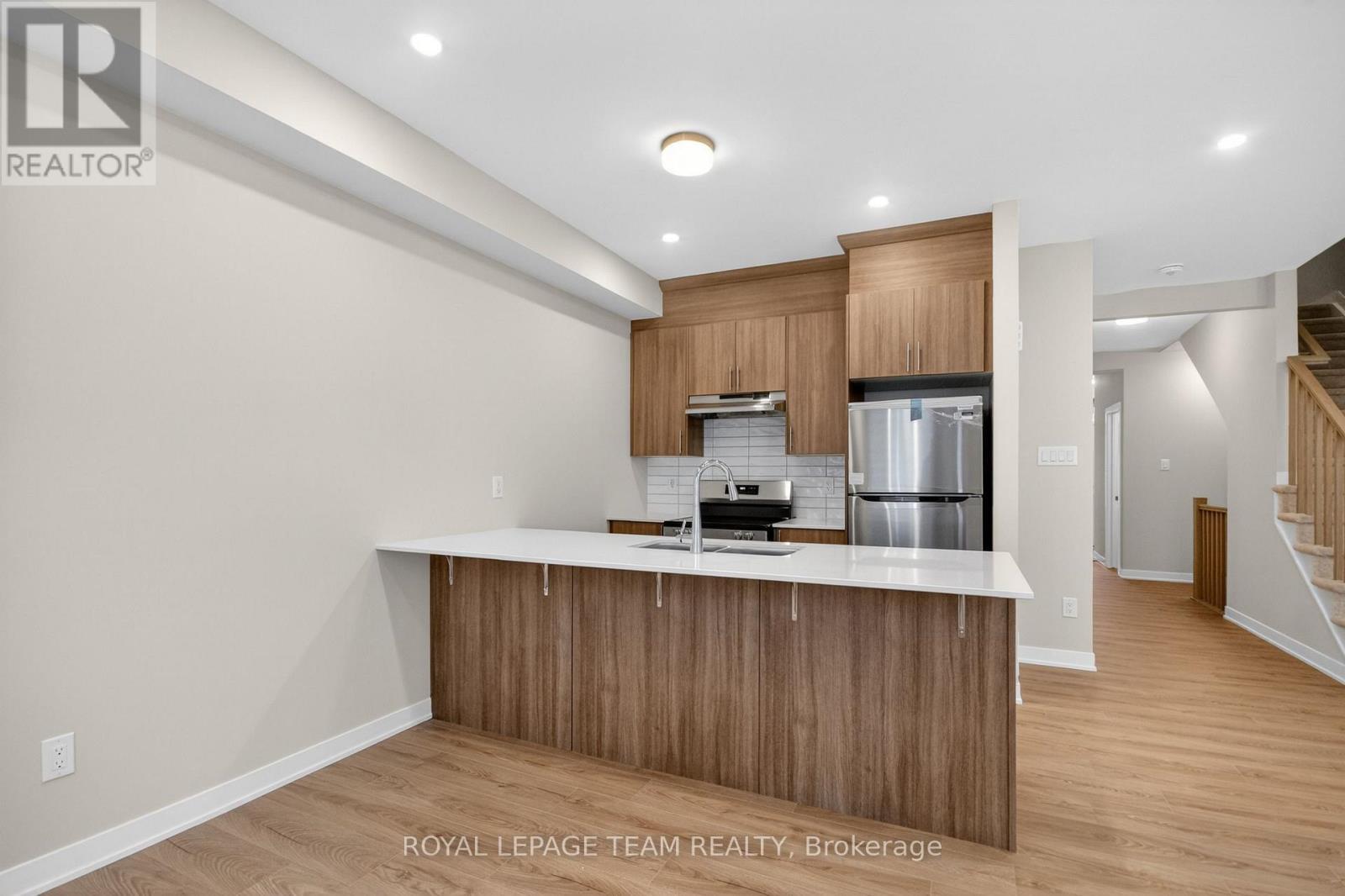












297 LES EMMERSON DRIVE

,
Ottawa,




Ontario
K2J7L6

