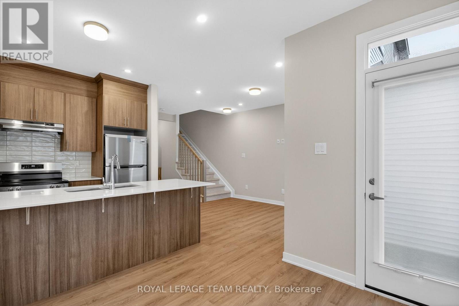 












297 LES EMMERSON DRIVE

,
Ottawa,




Ontario
K2J7L6

