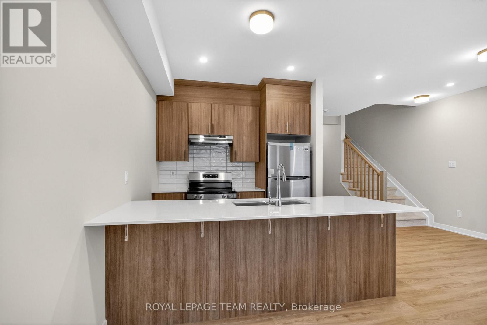 












297 LES EMMERSON DRIVE

,
Ottawa,




Ontario
K2J7L6

