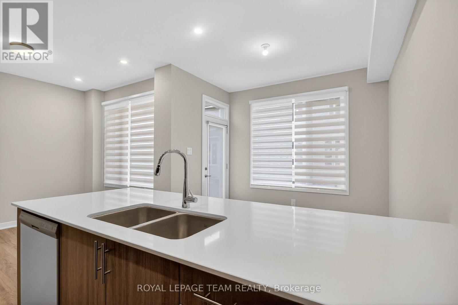 












297 LES EMMERSON DRIVE

,
Ottawa,




Ontario
K2J7L6

