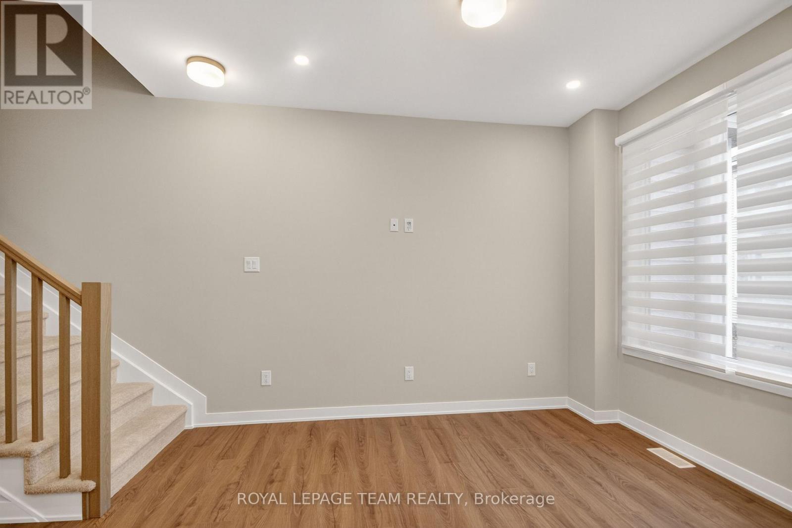 












297 LES EMMERSON DRIVE

,
Ottawa,




Ontario
K2J7L6

