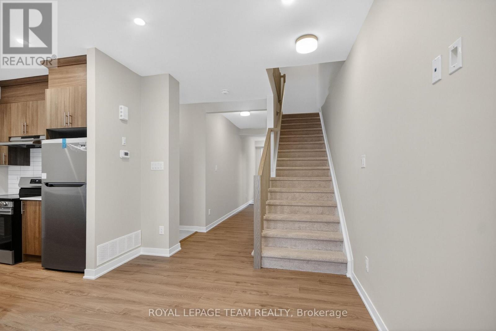 












297 LES EMMERSON DRIVE

,
Ottawa,




Ontario
K2J7L6

